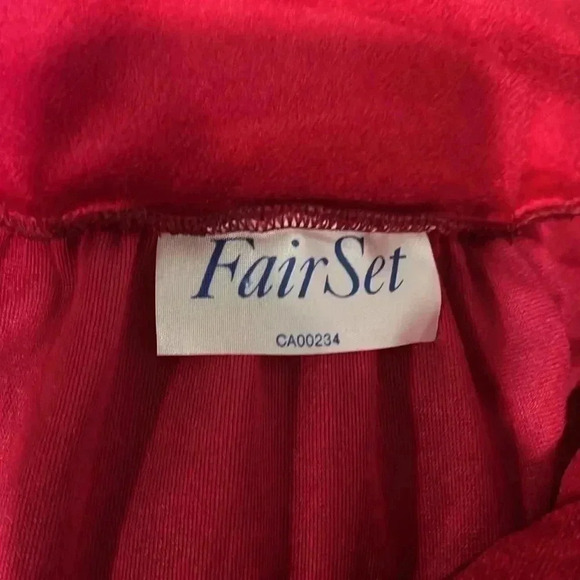 [L/XL]Vintage Fair Set Ladies Red  Velvet Sleep/ Bath Robe- EUC - Picture 9 of 9